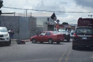 Accidente de tránsito en Calle Ancha Sur frente al Hospital Veterinario deja un motociclista herido