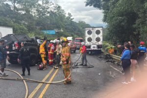 Accidente de tránsito involucra al diputado Eli Feinzaig Mintz; fallece su colaboradora Erika Benavides